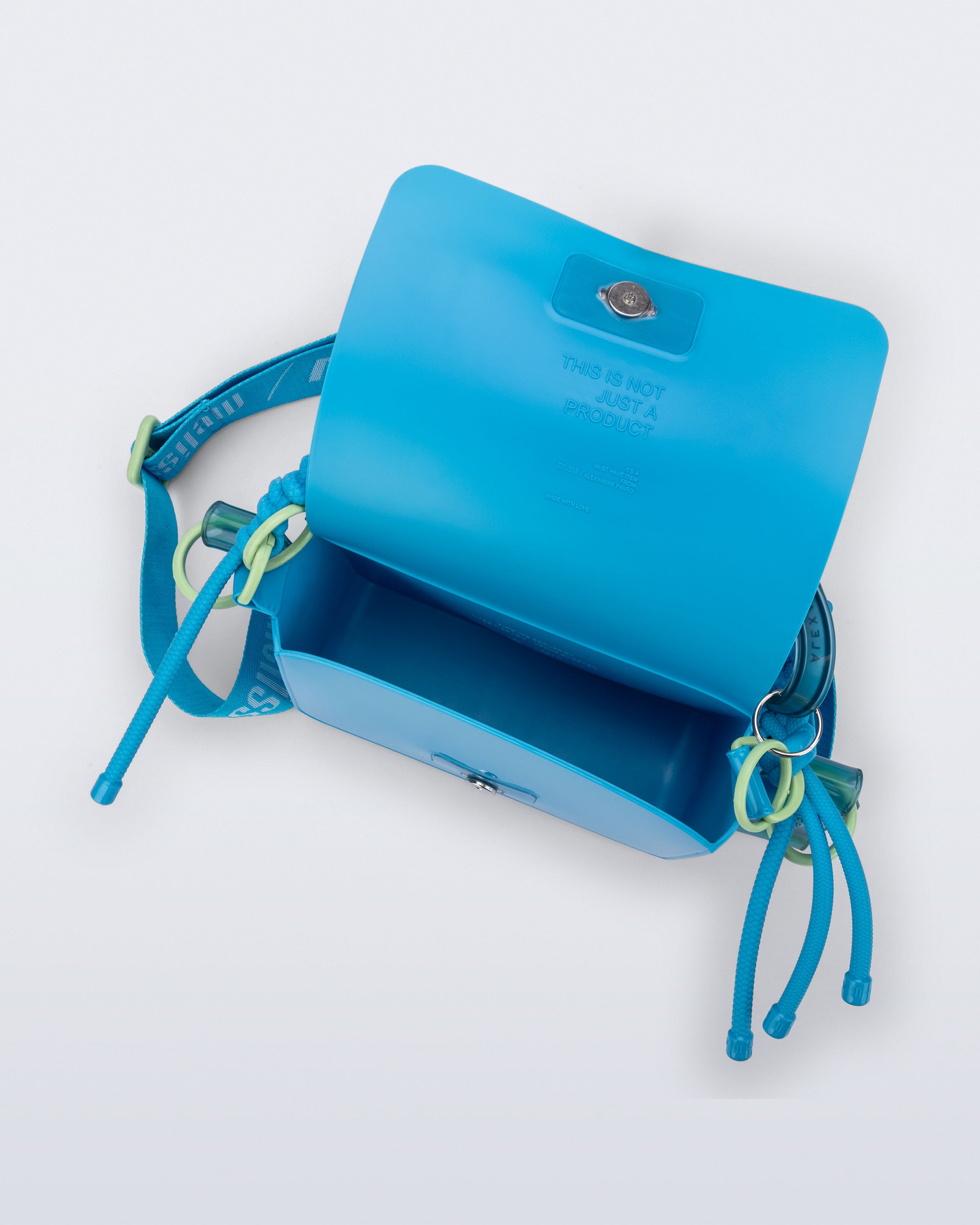 かこ Melissa Olga Bag + Alexandre Pavão
